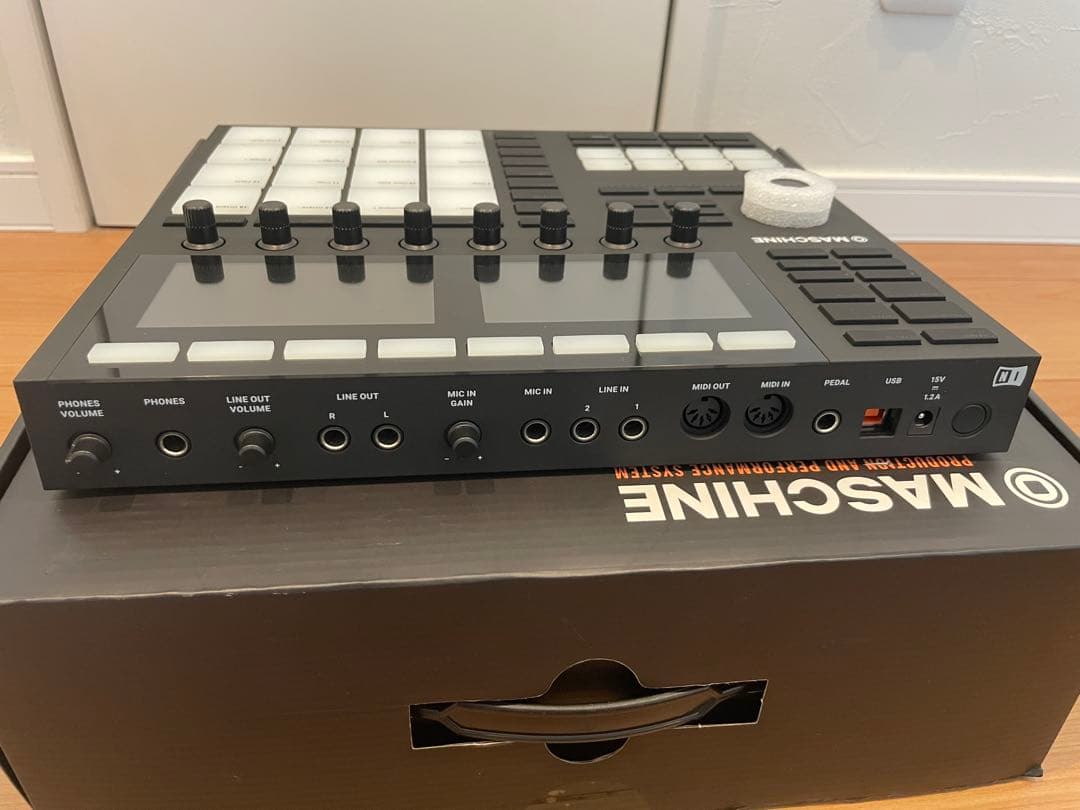 ④ Native Instruments MASCHINE Mk3 ライセンス有