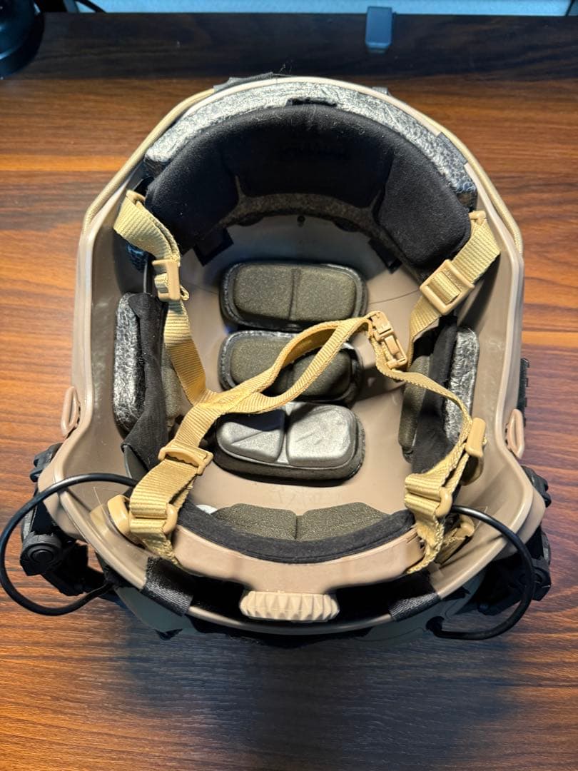 タクティカルヘルメット