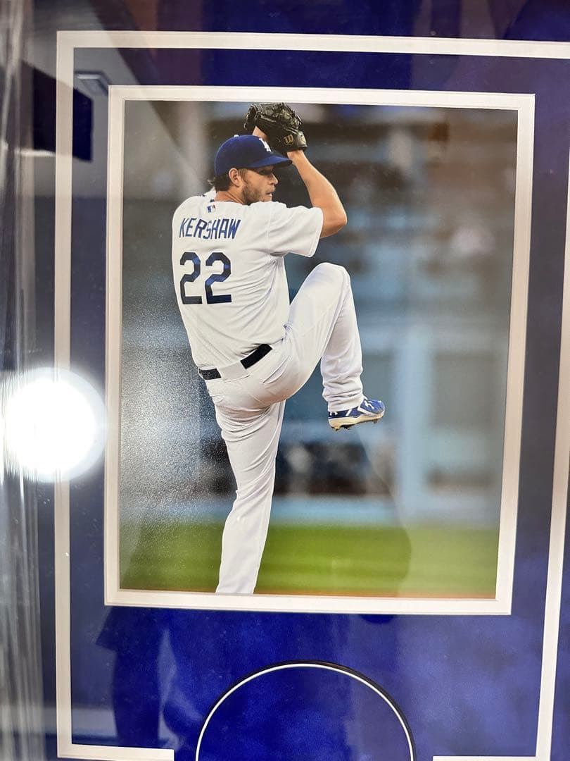 【セール】【額入り】 クレイトン・カーショー選手 サインボール 証明書付き