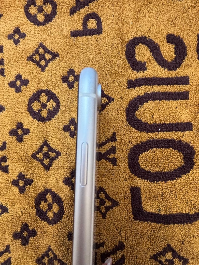 Apple iPhone XR ホワイト 本体64GB