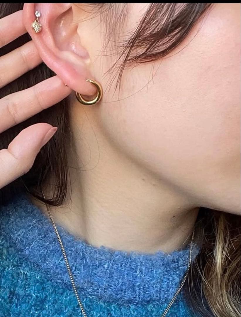 【確実正規品】バーバリー　Burberry ロゴ　フープピアス　ゴールド