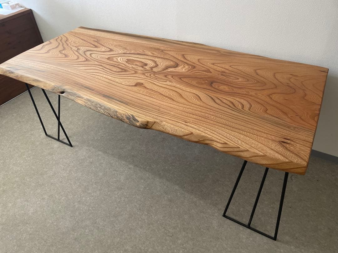 欅無垢一枚板ダイニングテーブル　オイル仕上げ　アイアン脚