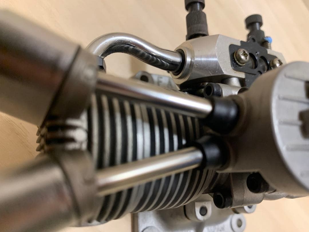 斉藤製作所　FA-90T 4サイクル2気筒水平対向エンジン　模型