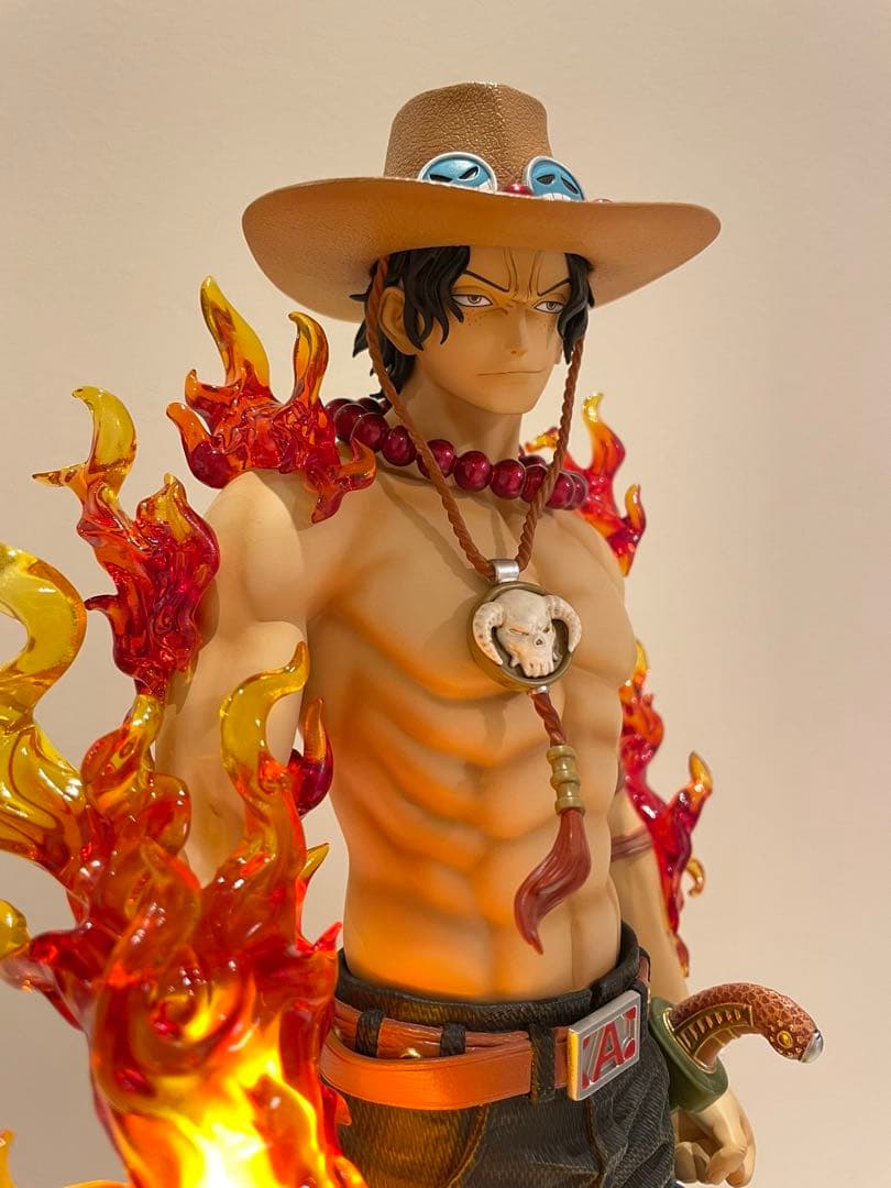 ポートガス・D・エース フィギュア LED付き
