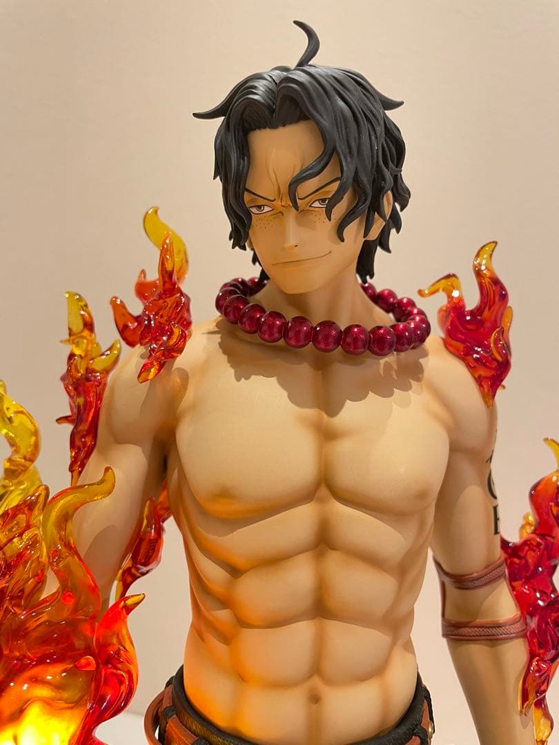 ポートガス・D・エース フィギュア LED付き