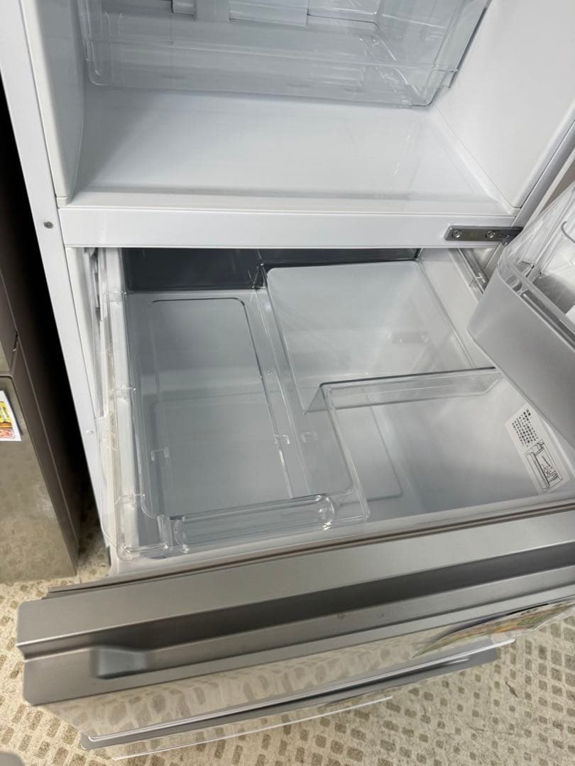 Hisense 大容量 3ドア冷蔵冷凍庫　ホワイト