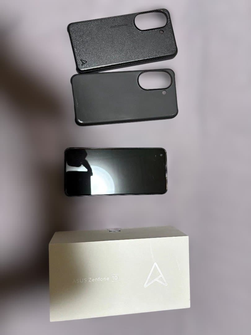 ASUS Zenfone 10 ブラック 本体とケース2個