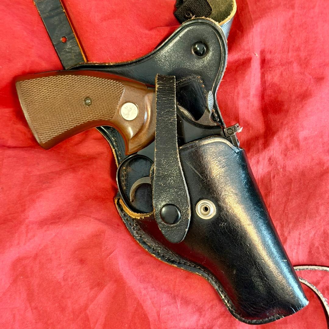 整備済 私服警察官用 革製 ショルダーホルスター スナブノーズ リボルバー 用