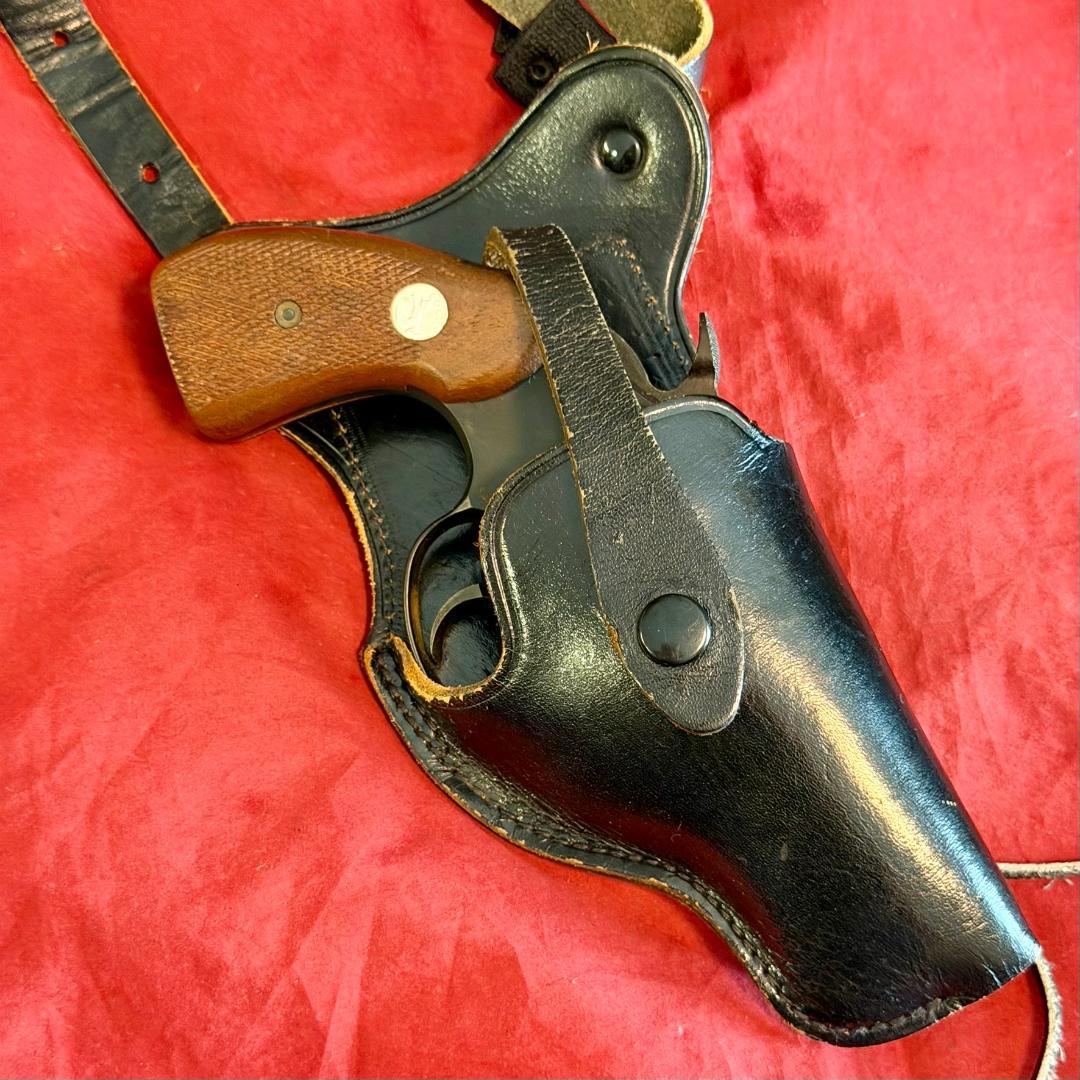 整備済 私服警察官用 革製 ショルダーホルスター スナブノーズ リボルバー 用