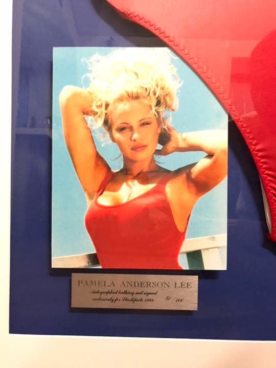 Pamela Anderson パメラアンダーソン　直筆　サイン入り　額装