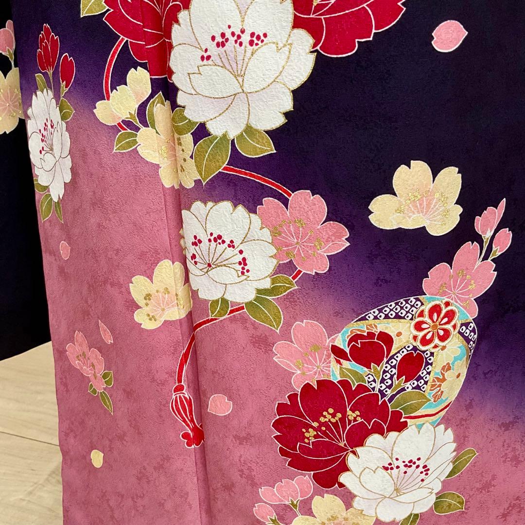 振袖　紫系　濃紫　鞠　桜　組みひも　金彩　正絹
