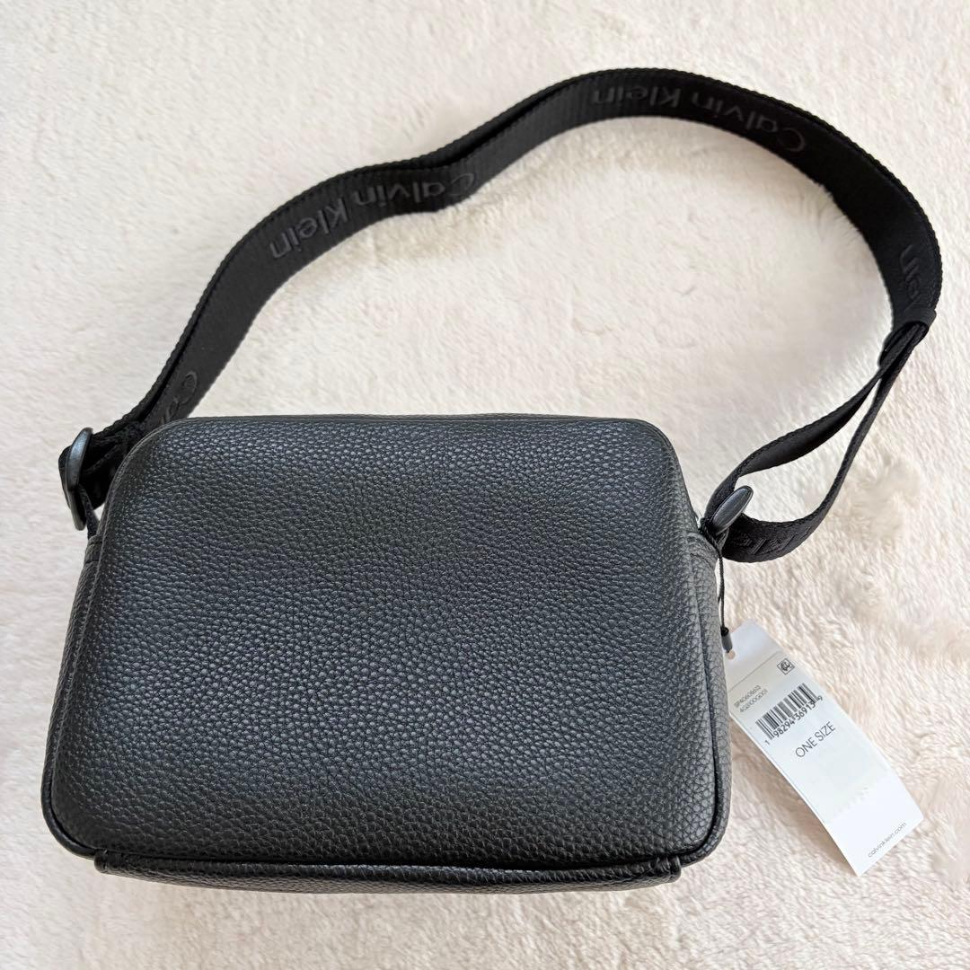 海外限定✨新品 カルバンクライン ダブルジップショルダーバッグ カメラ シボ 黒