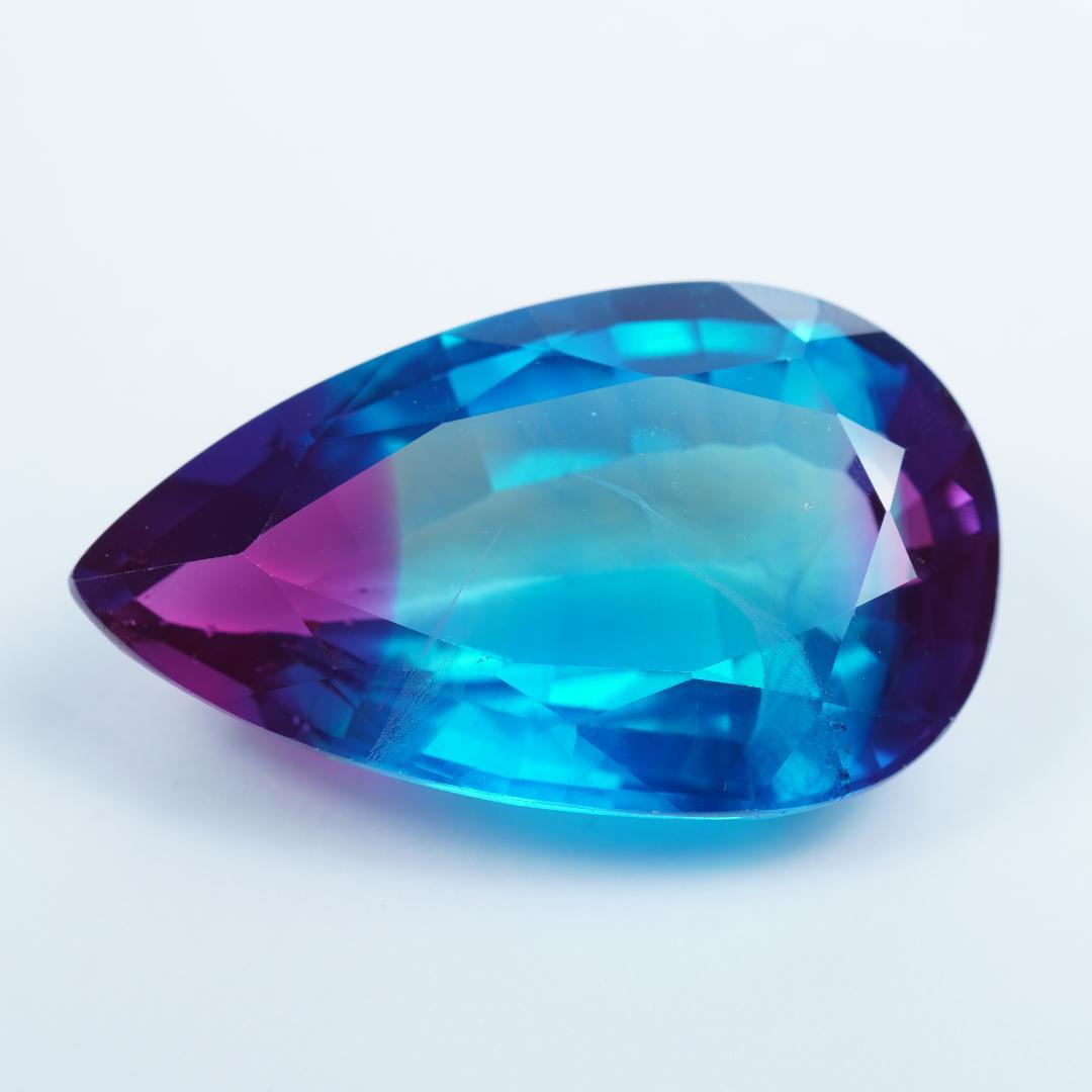 37.20ct バイカラー合成サファイア