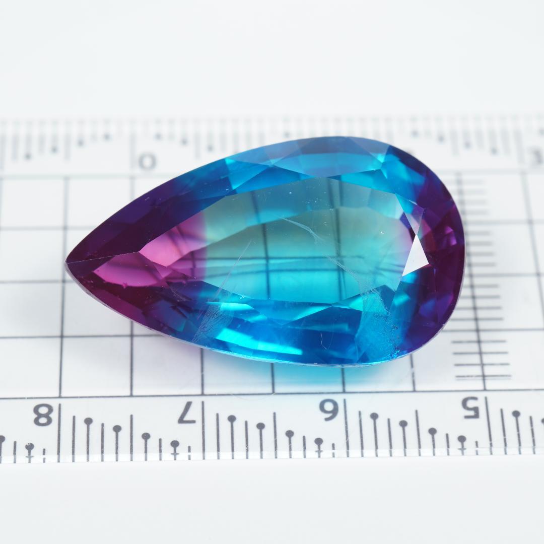 37.20ct バイカラー合成サファイア