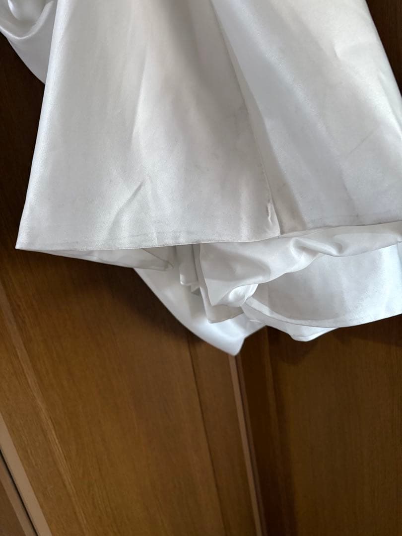 サテン　パフスリーブ　ウエディング　ドレス