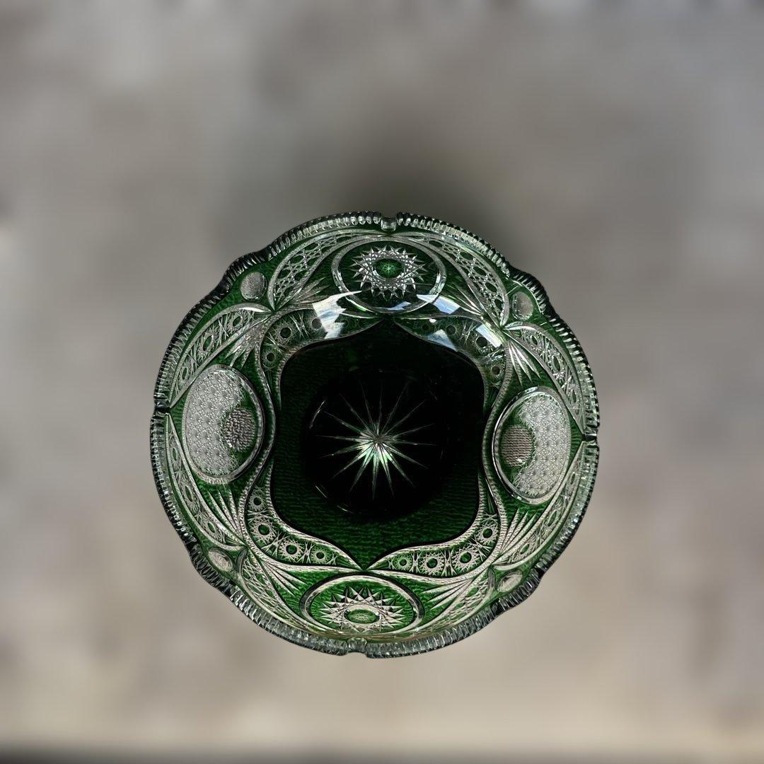 緑色カットクリスタルガラス八角形ボウル　生花用でも飾り用にでも。