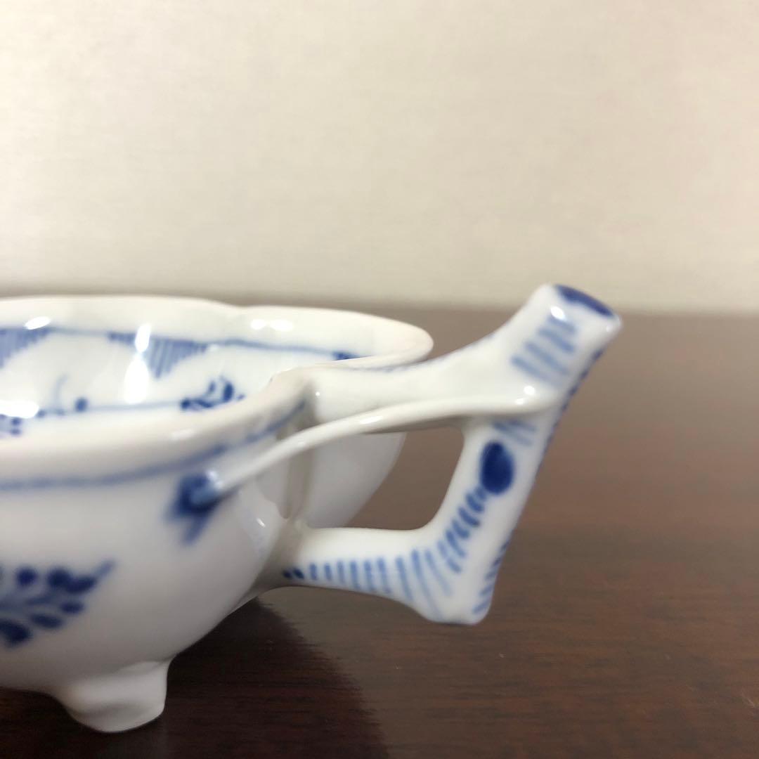   ブルーフルーテッド　リーフディッシュ