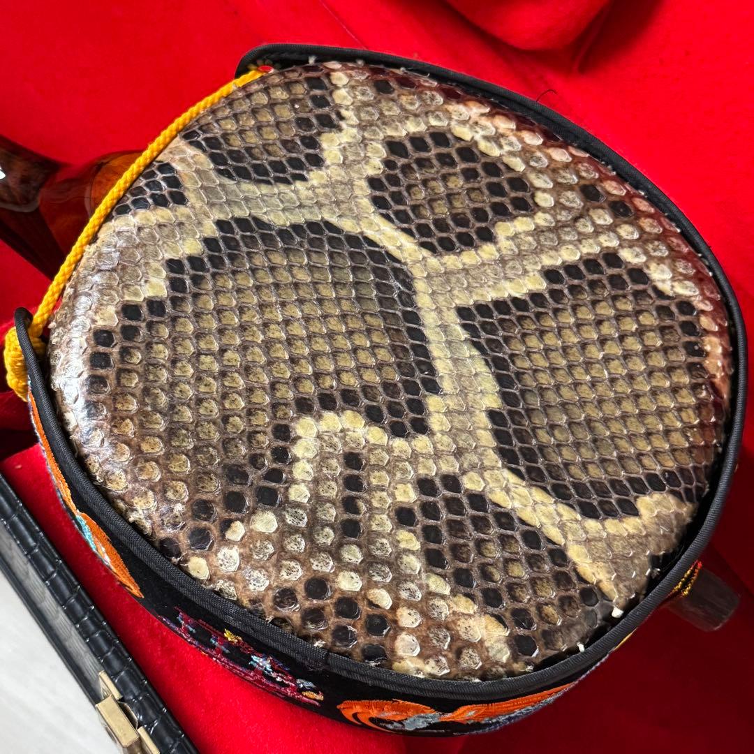 クーリー様■三線■仲嶺盛文■本皮楔(クサビ)張り■カマゴン黒檀■未使用 黒木