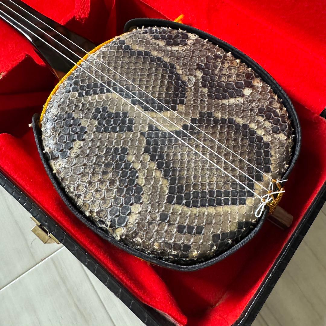 クーリー様■三線■仲嶺盛文■本皮楔(クサビ)張り■カマゴン黒檀■未使用 黒木