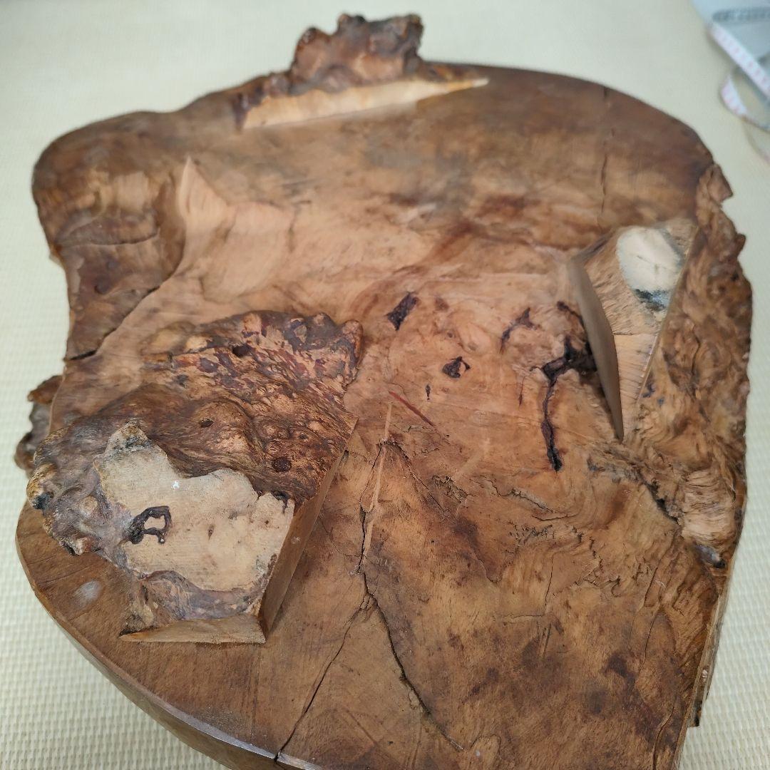 自然形状の木製飾台