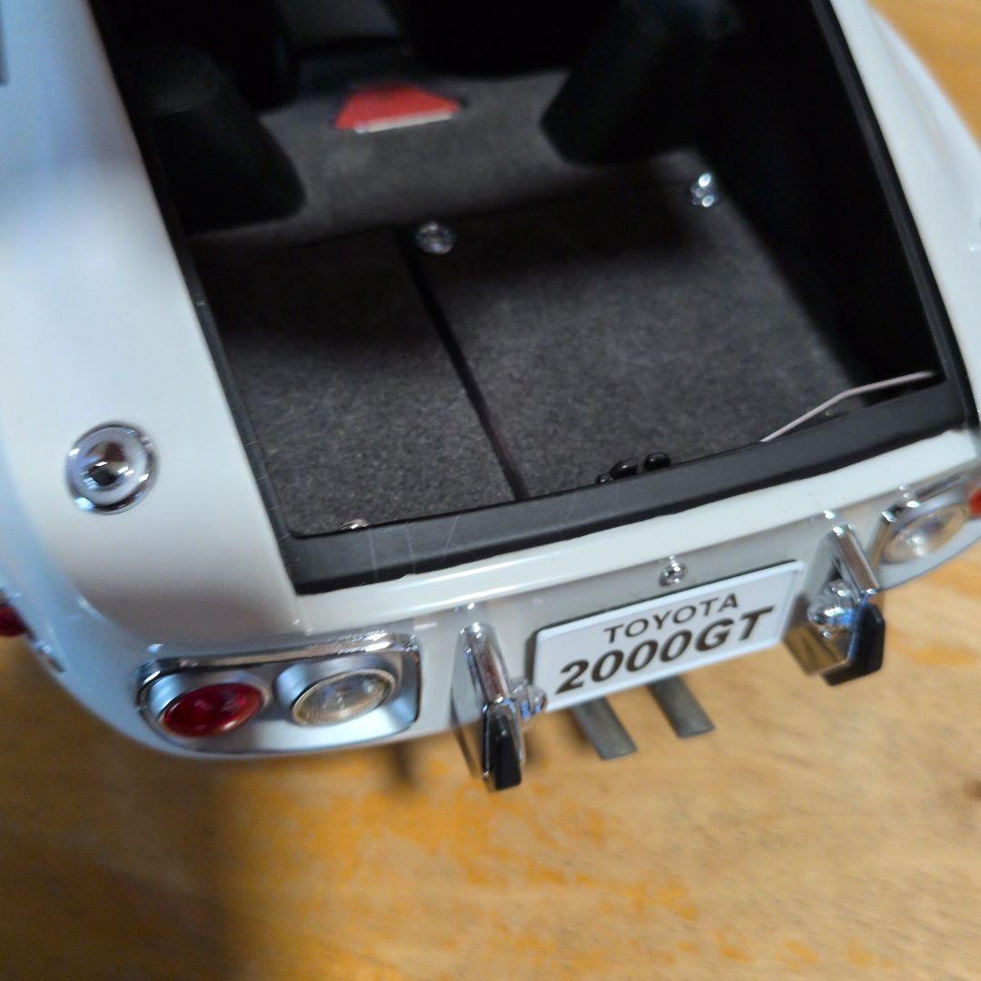 ディアゴディスティニ　TOYOTA 2000GT ミニカー ホワイト1/10