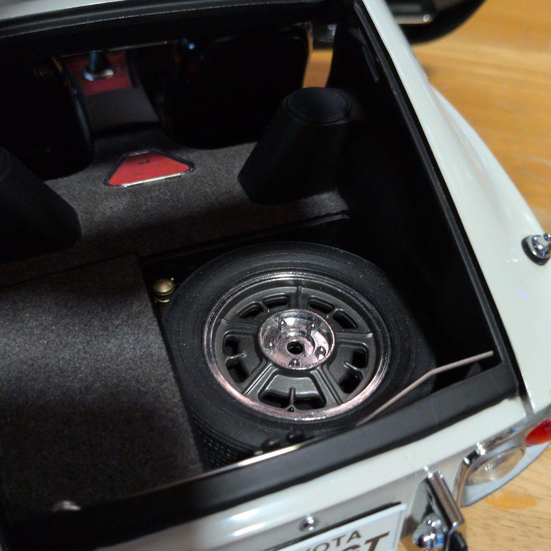 ディアゴディスティニ　TOYOTA 2000GT ミニカー ホワイト1/10