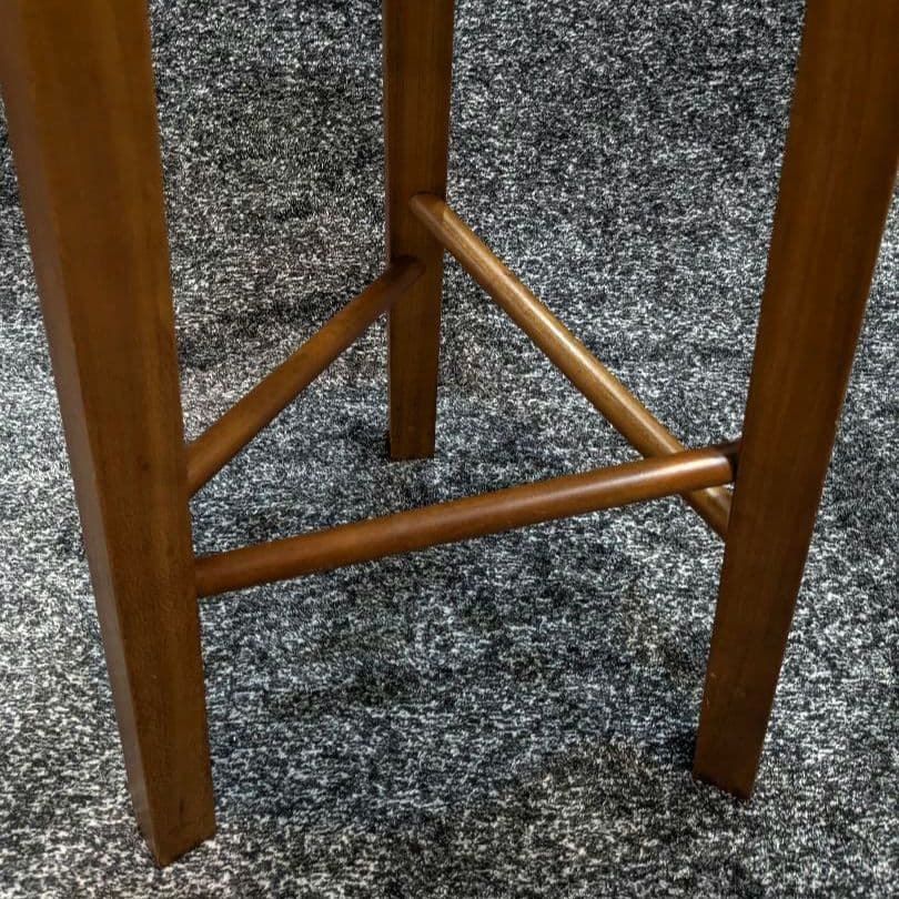 フリーハンドイマイ　木製　スツール　職人　キッチン