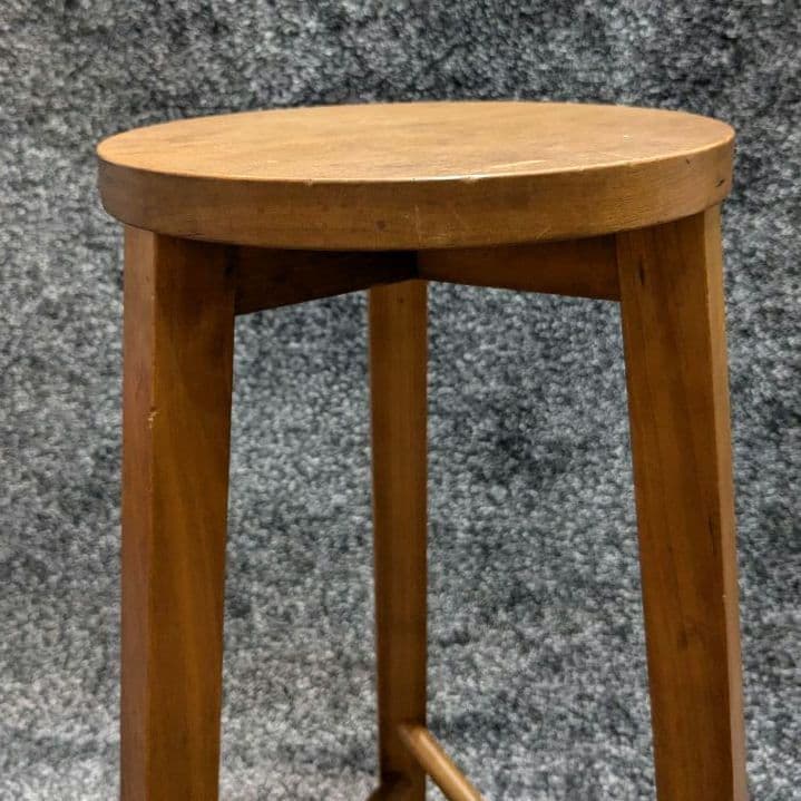 フリーハンドイマイ　木製　スツール　職人　キッチン