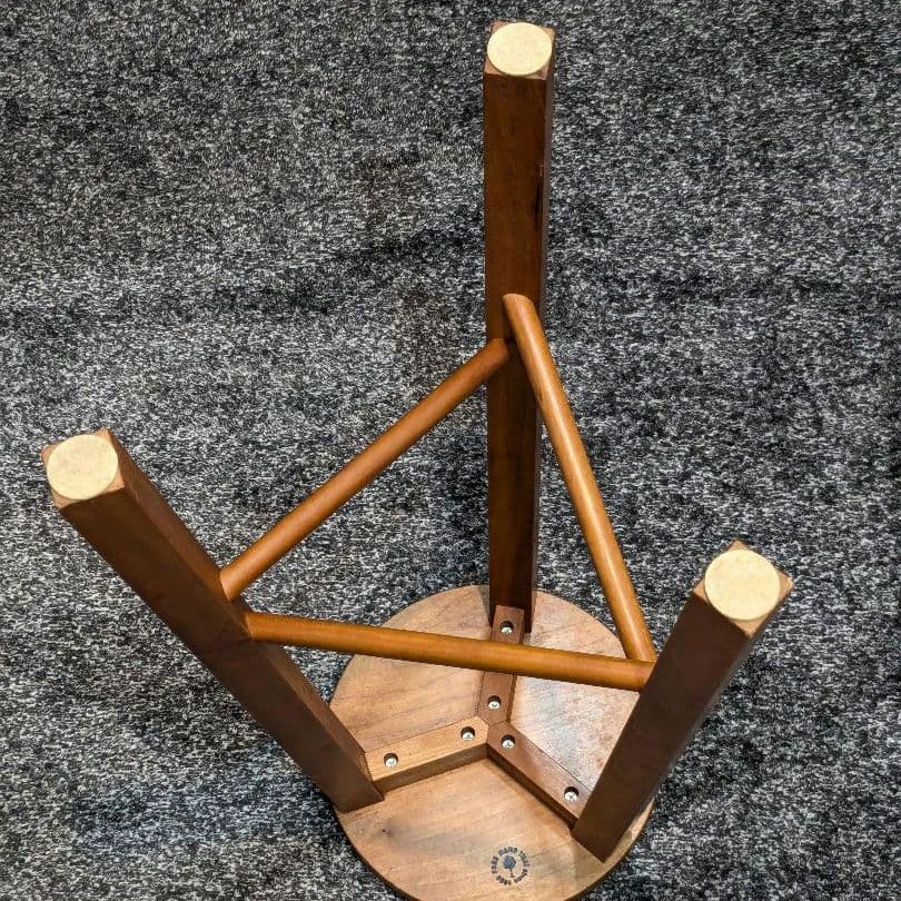 フリーハンドイマイ　木製　スツール　職人　キッチン