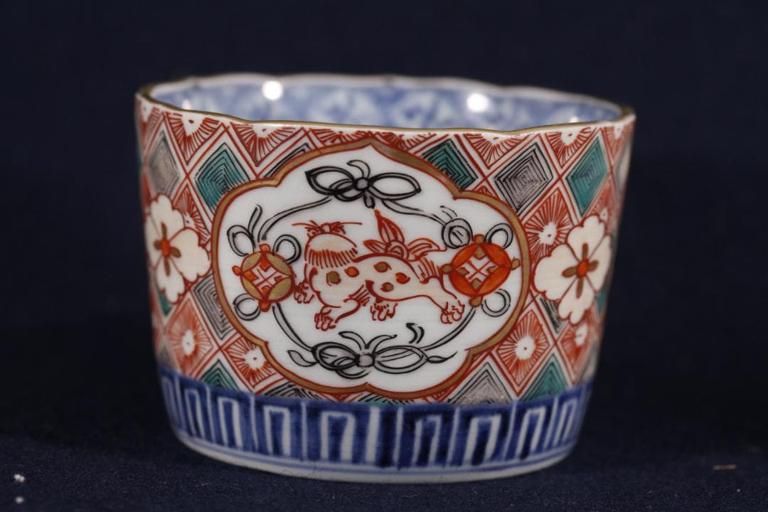 933 古伊万里超大型金襴手窓絵唐獅子文様蕎麦猪口　無傷美品　幕末