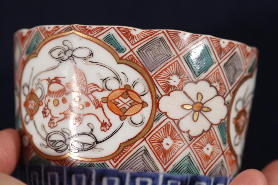933 古伊万里超大型金襴手窓絵唐獅子文様蕎麦猪口　無傷美品　幕末