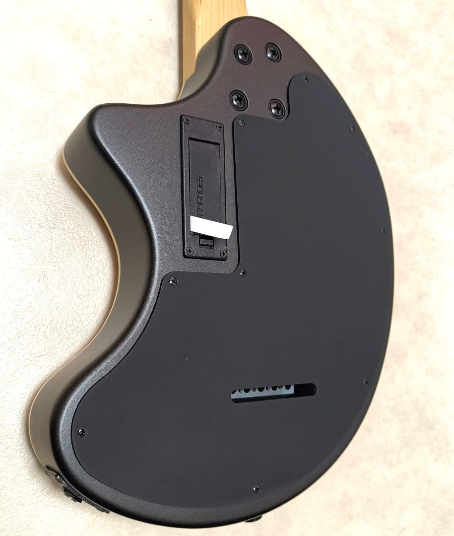 【新品同様】ZO-3 芸達者 SBL アンプ内蔵ミニギター 専用ケース付