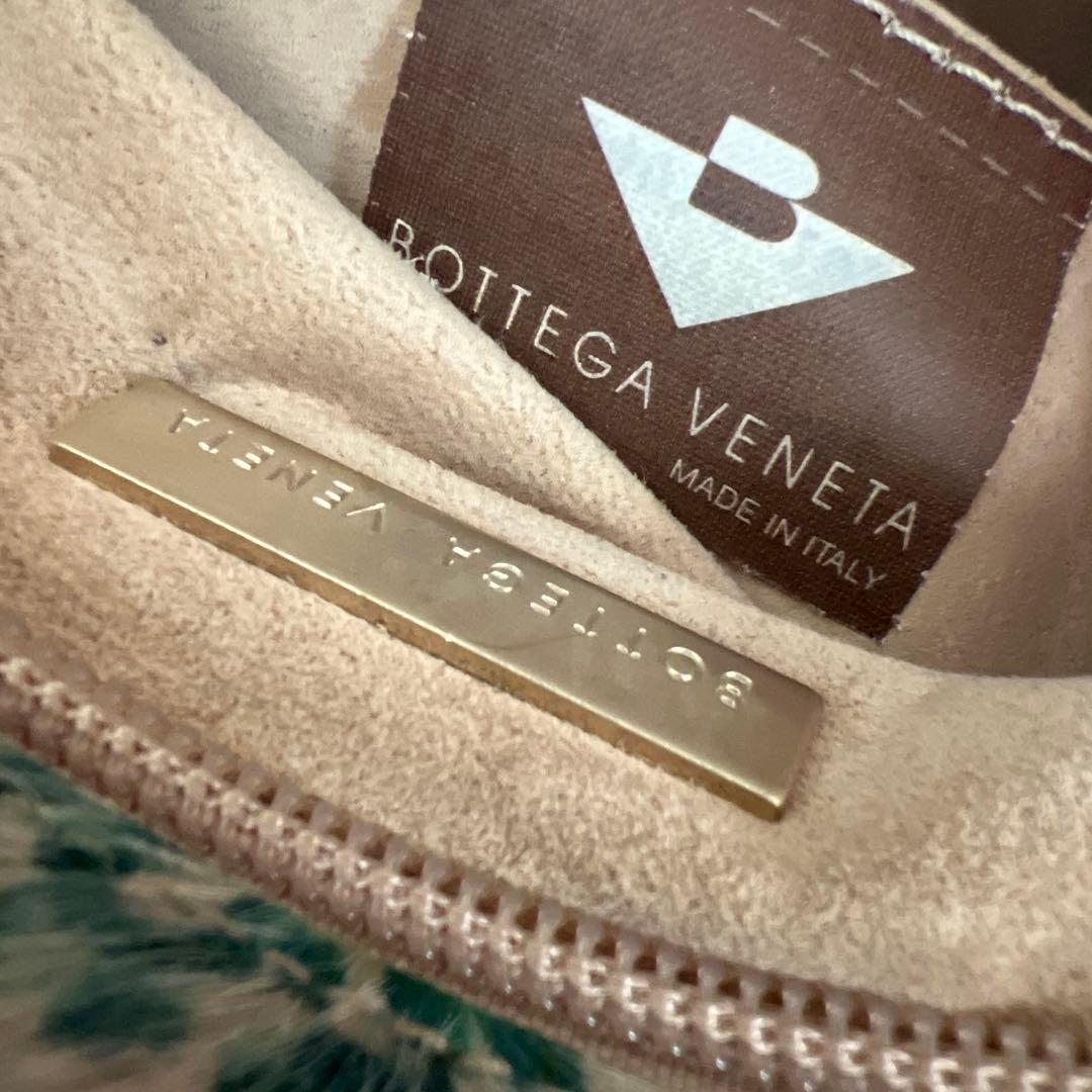 ボッテガべネタ　ハラコバッグ