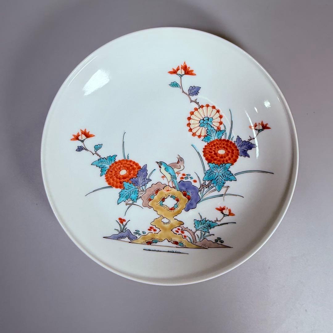 十三代柿右衛門　色絵岩梅鳥文様皿　共箱有　美品　直径19.6㎝　国重要無形文化財