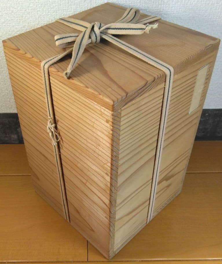 人間国宝 金城次郎 魚紋花瓶(魚4）栞 共箱 壺屋焼 壷屋焼 珍品上作花瓶 美品