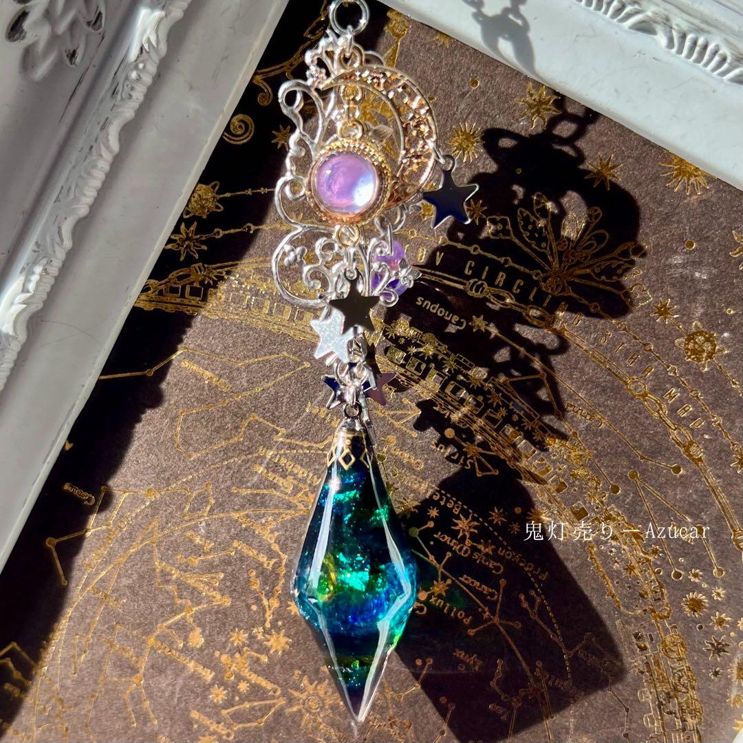 月と星屑のペンデュラムネックレス 幻のブラックオパールカラー レジン琉球ガラス