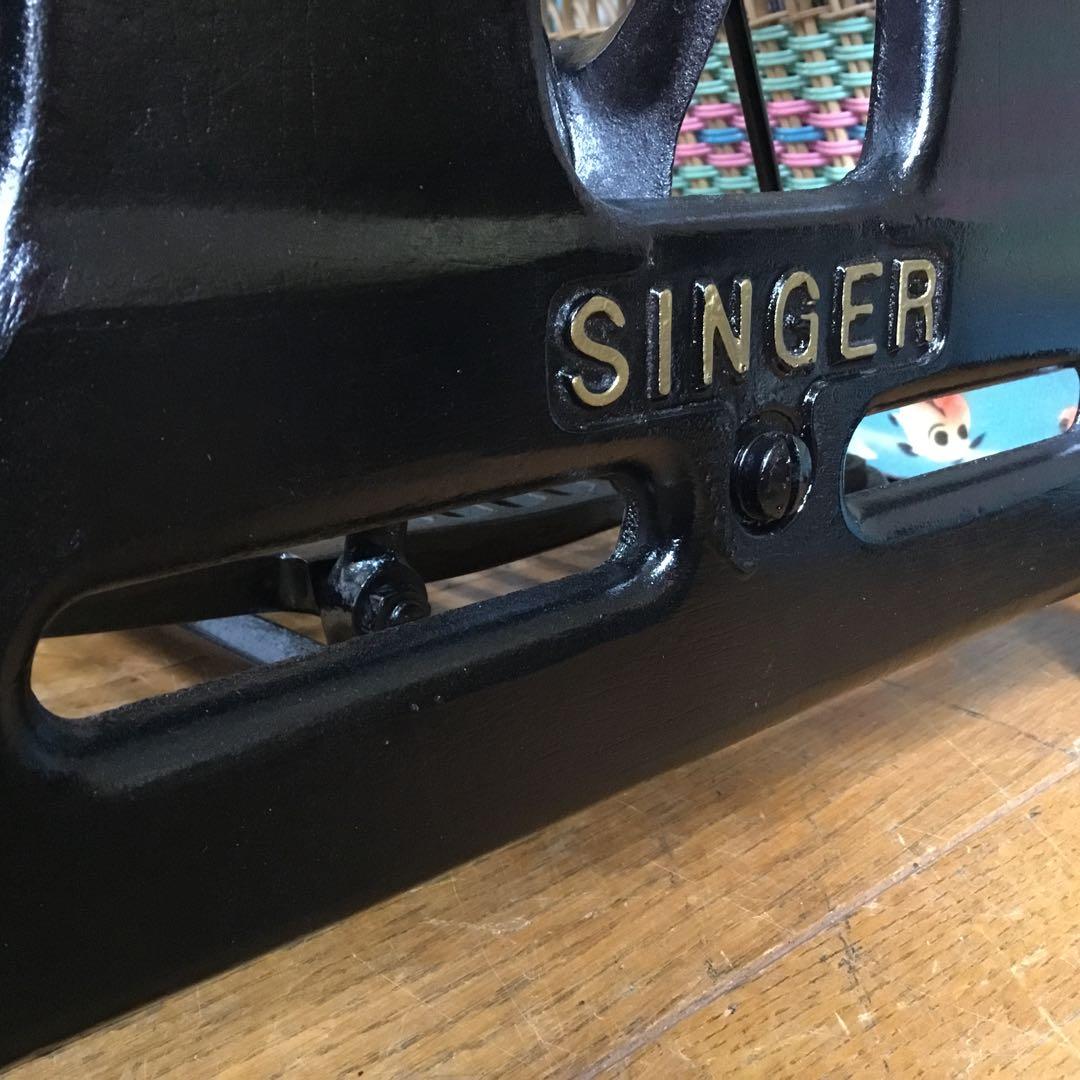 ※アンティーク※ SINGER足踏みミシン脚のテーブル　ケヤキ天板　アイアン