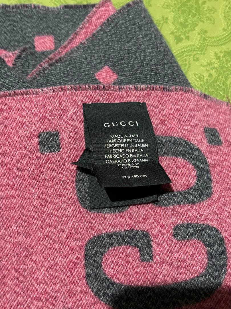 GUCCI ロゴ入りマフラー 37 x 190 cm 紙袋、箱なし