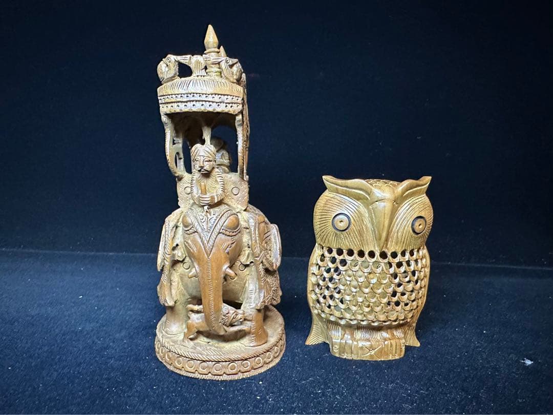 木彫り　白檀　インド　仏像　彫刻 置物　細密細工　骨董　アンティーク