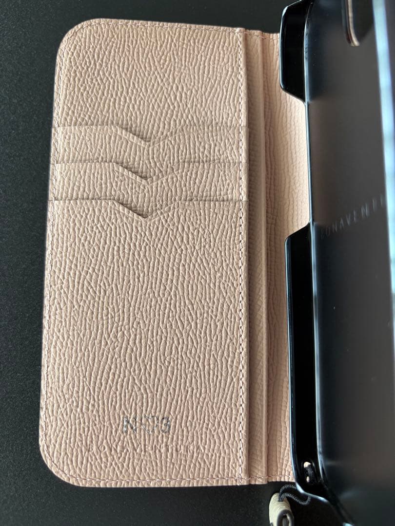 【こおぶた】ボナベンチュラ iPhone 15 ケース ＆ロングストラップ