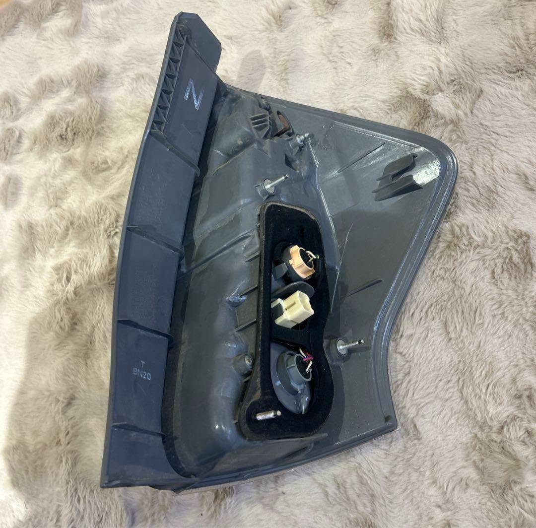 プリウスα ZVW41 ZVW40 前期純正 LEDテールランプ