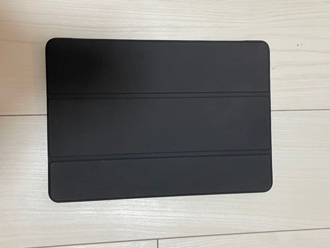 Apple iPad ブラック本体 カバー付き