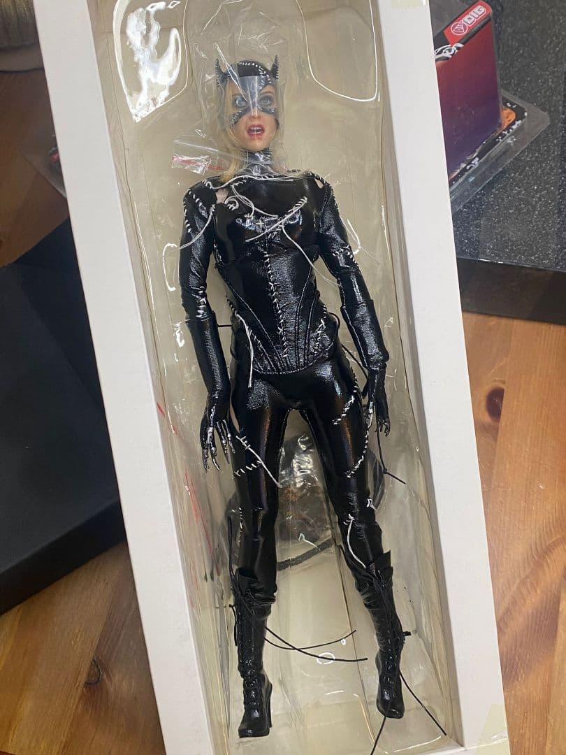 Supermadtoys 1/6 キャットウーマン／バットマン 戦闘後版