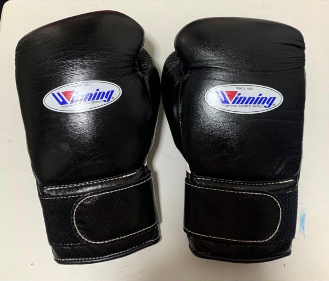 Winning ボクシンググローブ 12 oz 黒