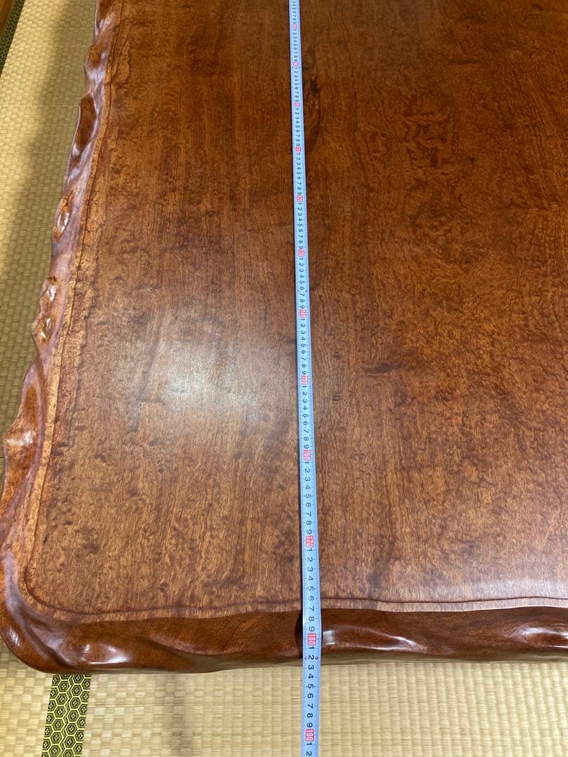 【高級】一枚板　木製長方形座卓 濃い茶色 装飾的な縁取り　アンティーク