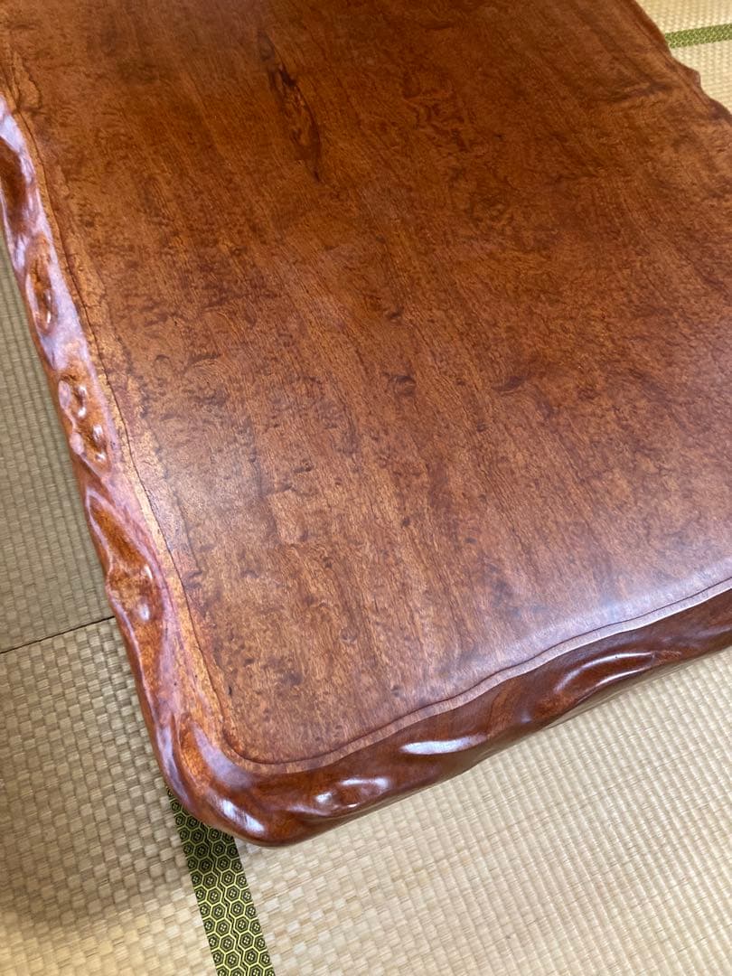 【高級】一枚板　木製長方形座卓 濃い茶色 装飾的な縁取り　アンティーク