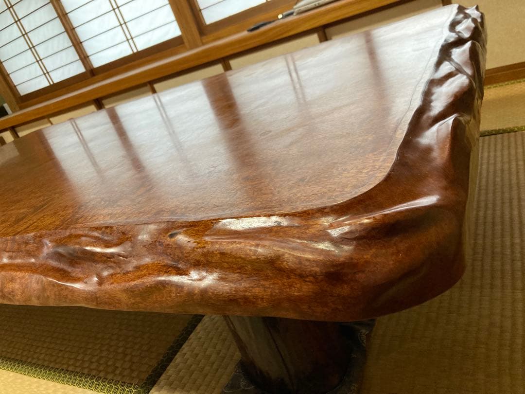 【高級】一枚板　木製長方形座卓 濃い茶色 装飾的な縁取り　アンティーク