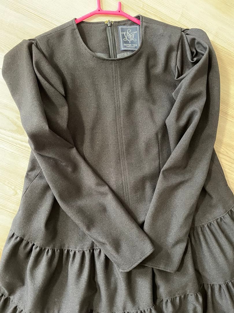 セブンテン　SEVEN TEN ウールライクティアードワンピース　ブラック　M