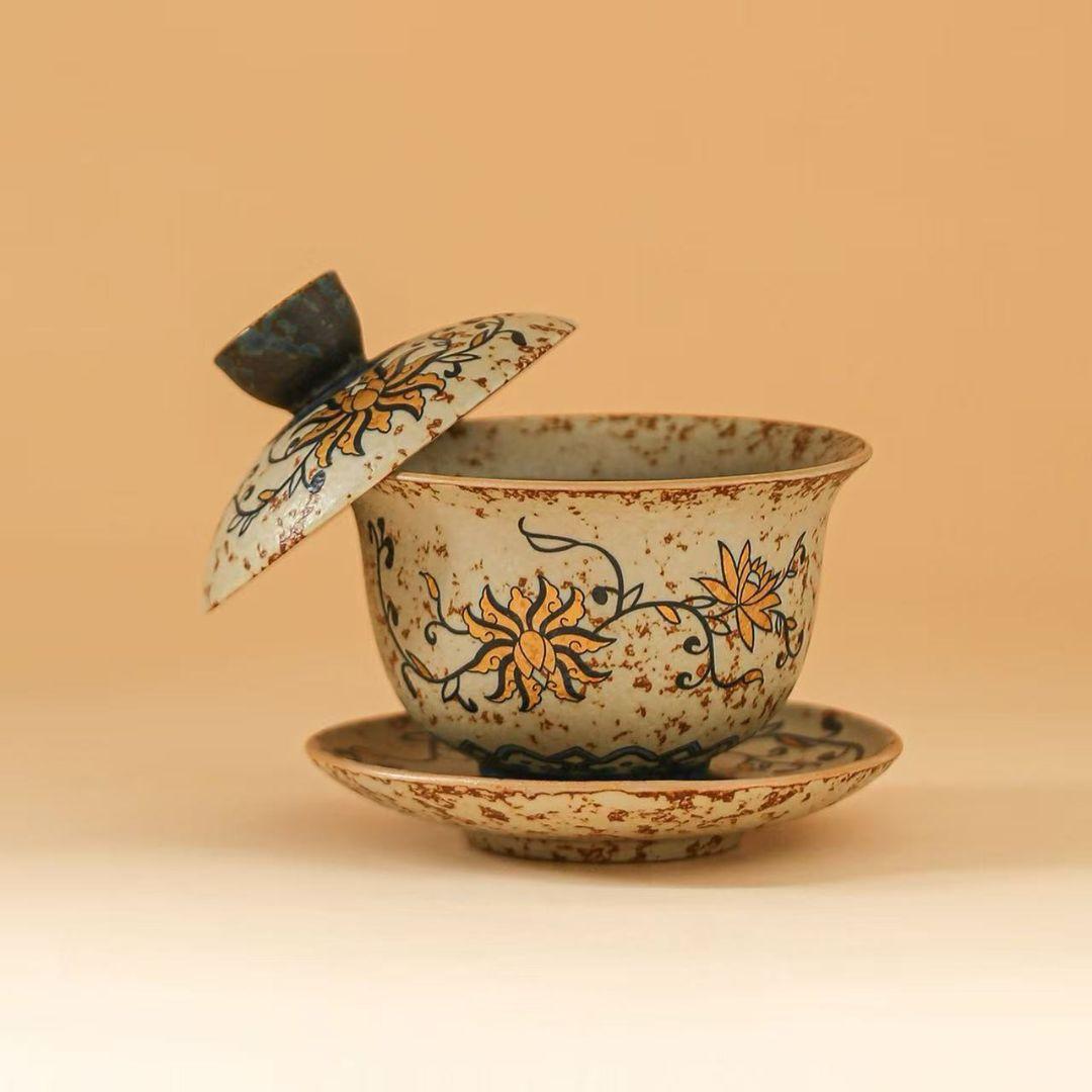 陶器 蓋付きカップと皿のセット