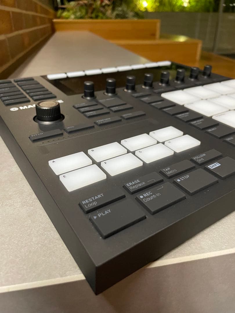 7/31(木)までお値下げ中！美品MASCHINE (本＆ケース付き)